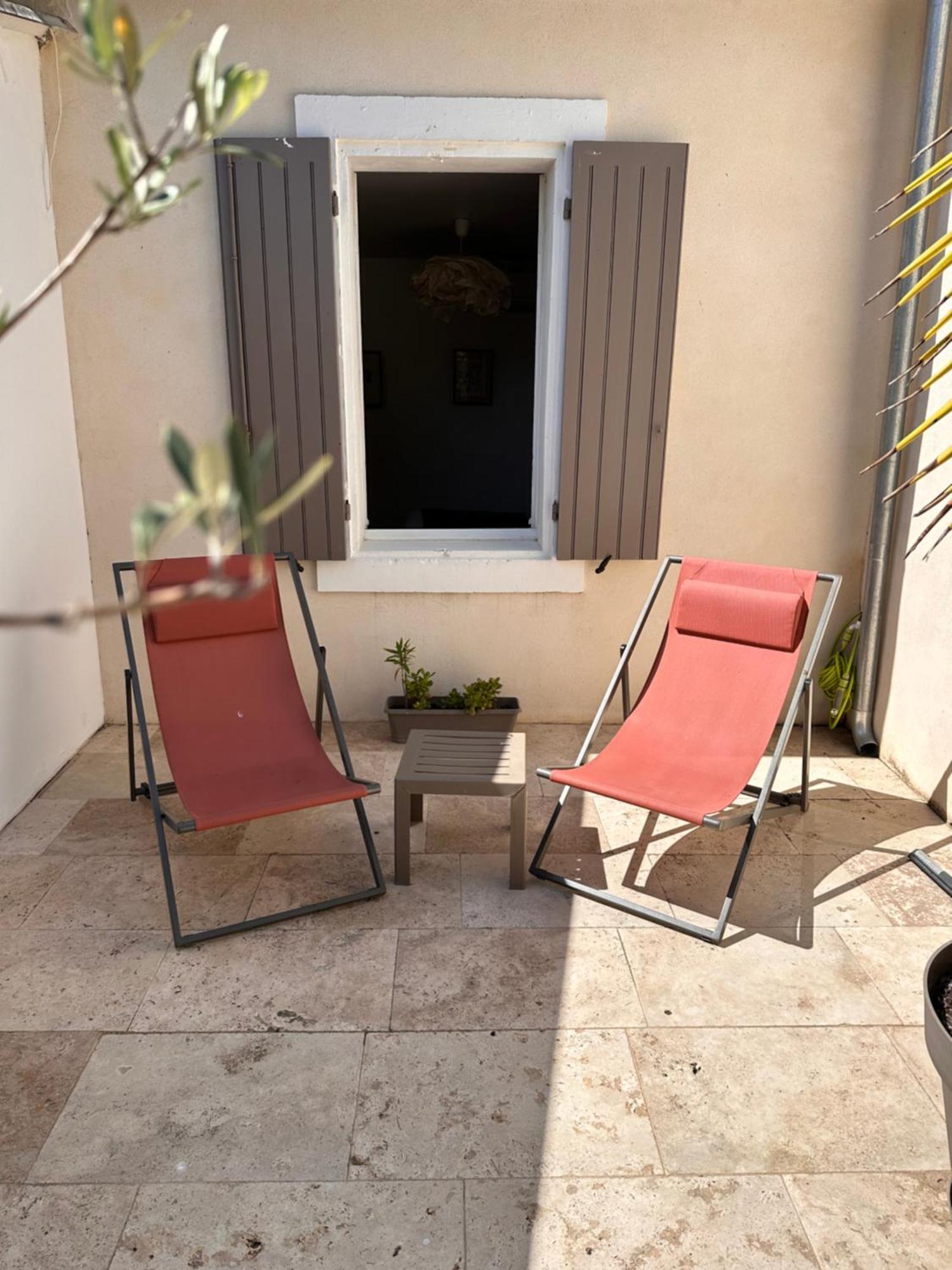 Bel Appartement Terrasse 4 Etoiles Intra Muros Aigues-Mortes Exterior photo